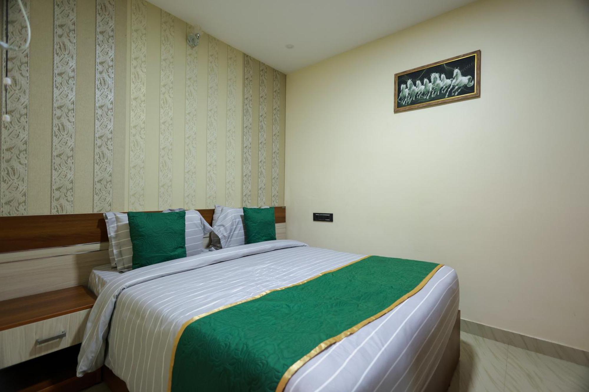 Builda Park Inn Ottappālam Exterior foto